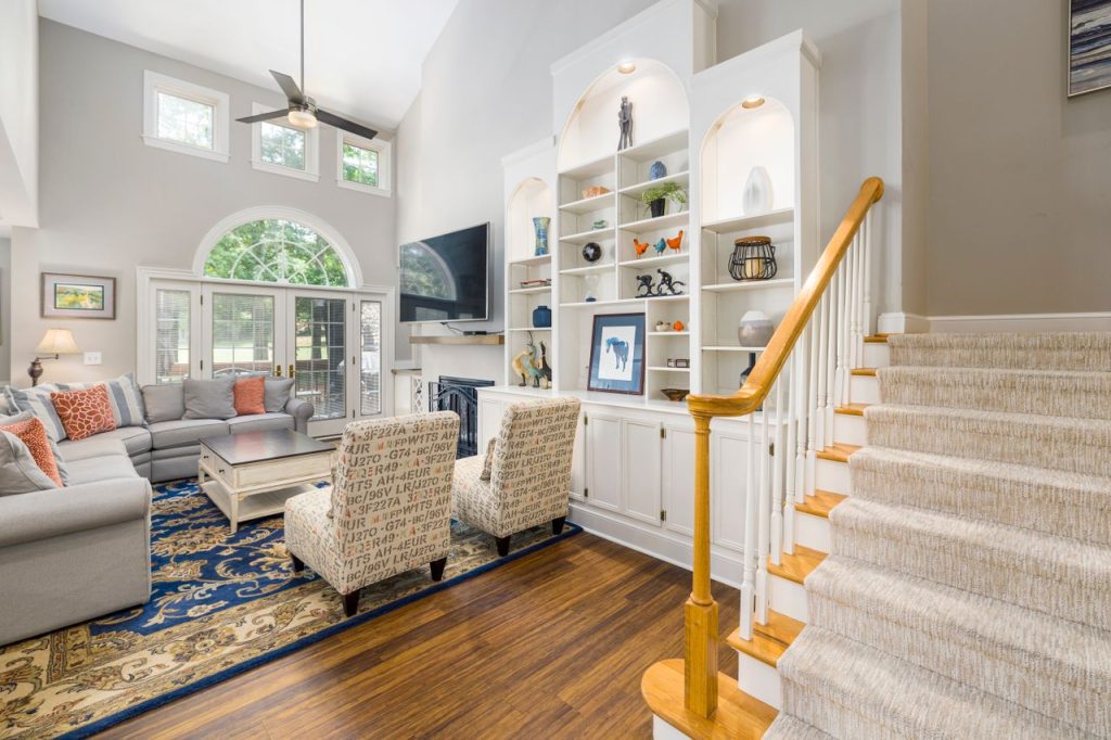 contemporary-living-room-design-8186487 Bright, spacious living room with modern design, featuring a cozy sofa set and elegant decor.